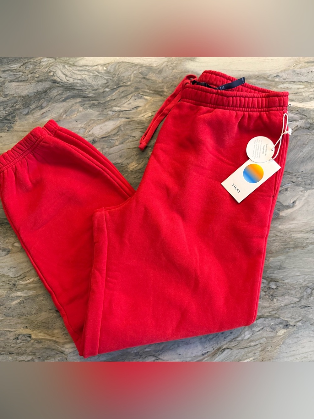 Vuori Restore Classic Sweatpant Cherry Red Womens Medium NWT 🍒